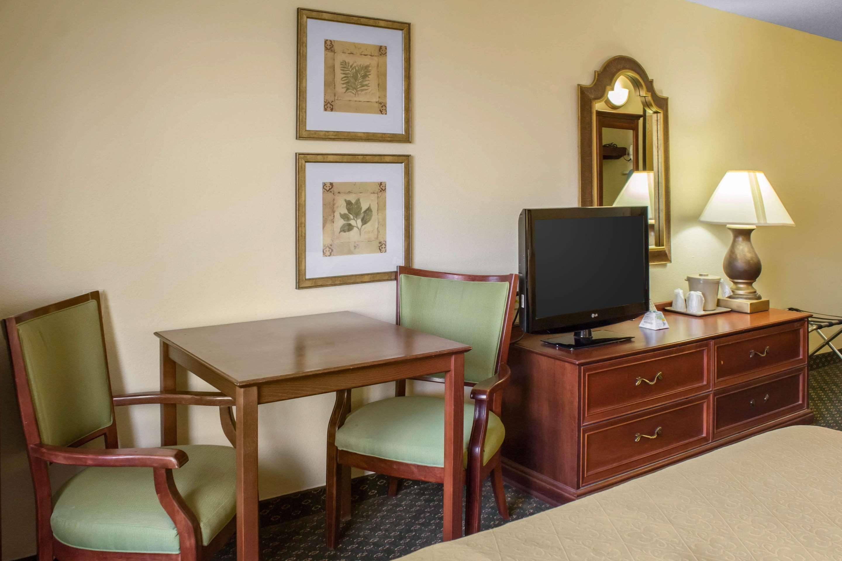 Quality Inn & Suites Су Сити Екстериор снимка